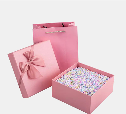 조가비 디자인을 포장하는 의류를 위한 두꺼운 종이 분홍색 자석 마감 선물 수송용 포장 상자