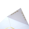 금 박막 엣지 라인과 초대 봉투와 결혼하는 맞춘 하얀 디자인 로고